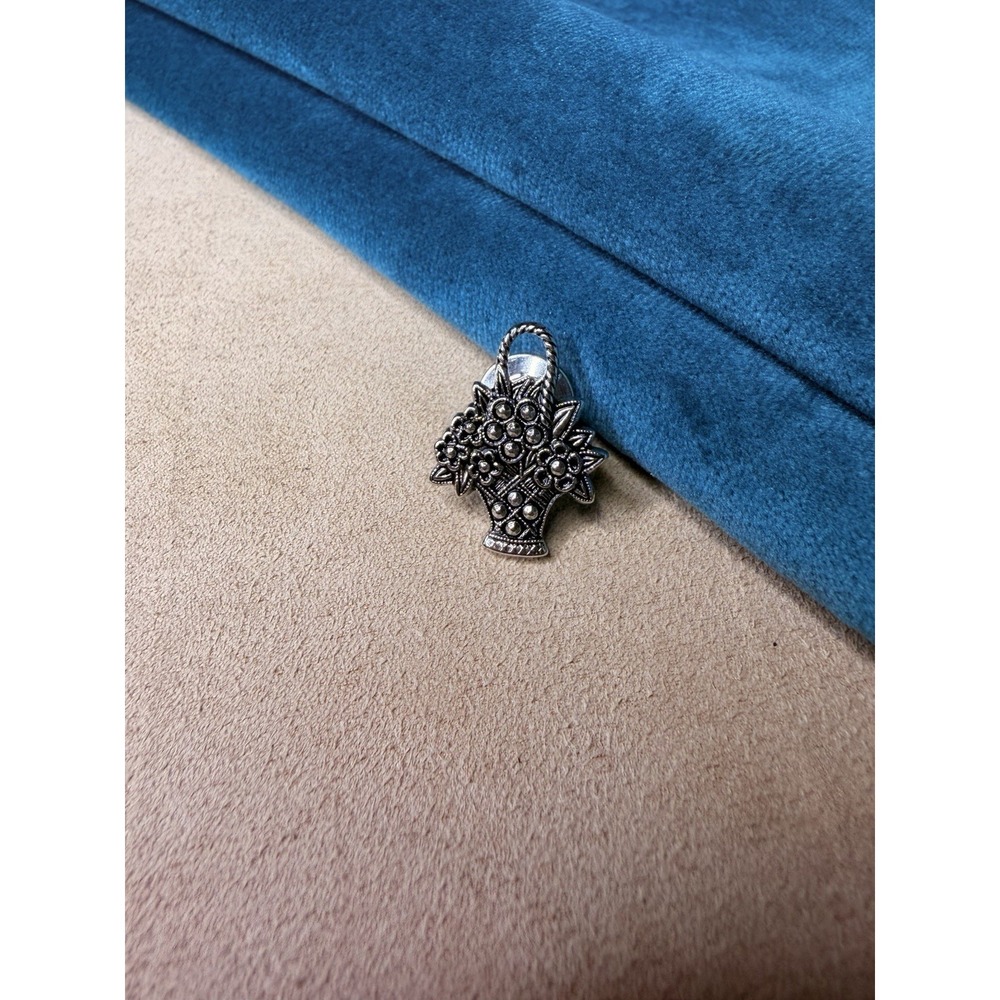 Vintage Avon Signed Silver Tone Marcasite Flower Basket Ladies Lapel‎ Pin